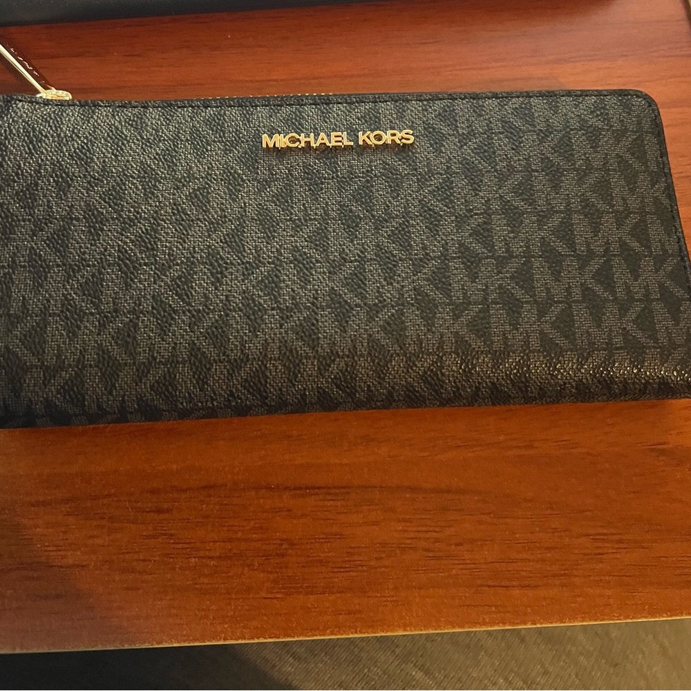 Michael Kors wallet